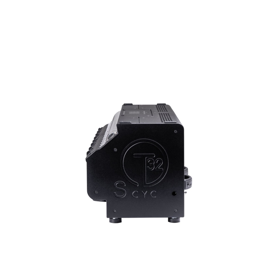 Robe Robin T32 CYC Slim CRMX™ EP, RGBLA, 2700K-8000K in Single toploader Case, black - Image 7